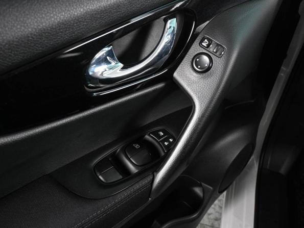 Nissan Qashqai II с пробегом 2016 года, цена 1 789 000 рублей, 100727 км, внедорожник, Автокод Объявления