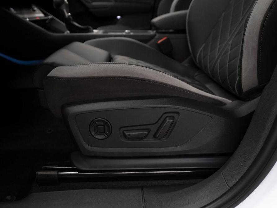 Audi Q3 II (F3) Москва  - изображение 15