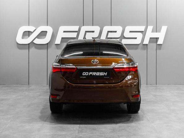 Toyota Corolla XI (E160 E170 E180) Рестайлинг 1 с пробегом 2018 года, цена 1 799 000 рублей, 116097 км, седан, Автокод Объявления