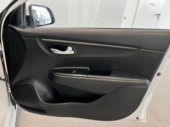 Kia Rio IV Рестайлинг с пробегом 2022 года, цена 1 799 000 рублей, 108175 км, седан, Автокод Объявления