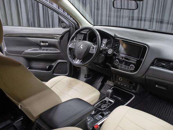 Mitsubishi Outlander III Рестайлинг 3 с пробегом 2019 года, цена 1 898 000 рублей, 103000 км, внедорожник, Автокод Объявления