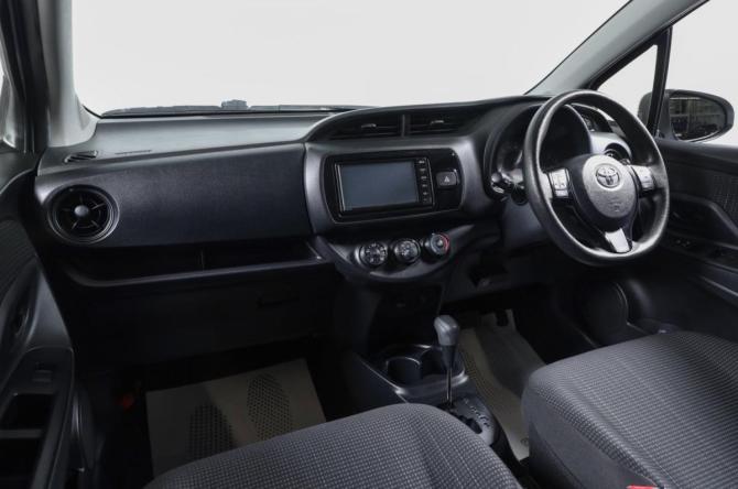 Toyota Vitz III (XP130) Рестайлинг 2 с пробегом 2018 года, цена 1 199 000 рублей, 71000 км, хэтчбек, Автокод Объявления