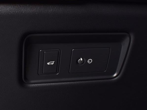 Land Rover Range Rover IV Рестайлинг с пробегом 2018 года, цена 6 534 995 рублей, 69064 км, внедорожник, Автокод Объявления