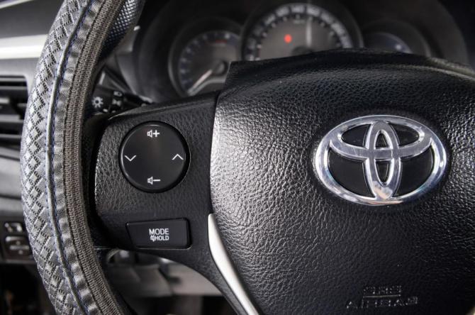 Toyota Corolla XI (E160 E170 E180) с пробегом 2013 года, цена 1 169 000 рублей, 147500 км, седан, Автокод Объявления