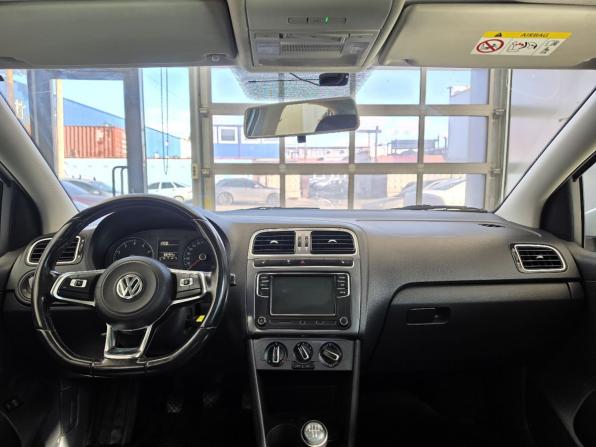 Volkswagen Polo V Рестайлинг с пробегом 2019 года, цена 879 000 рублей, 180000 км, седан, Автокод Объявления