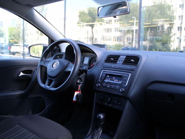 Volkswagen Polo V Рестайлинг с пробегом 2019 года, цена 1 377 000 рублей, 54887 км, седан, Автокод Объявления