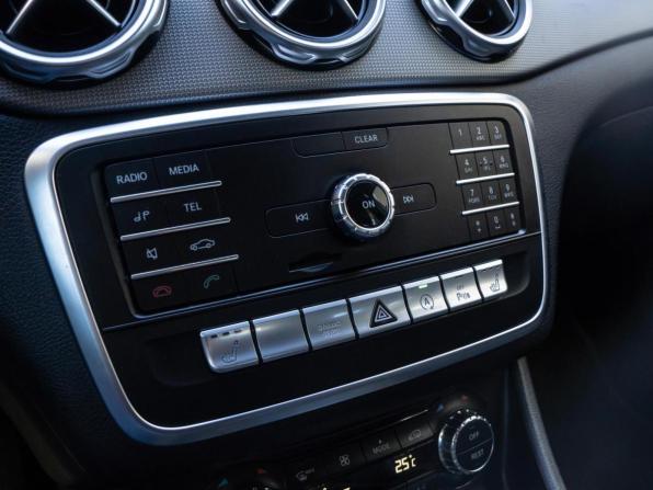 Mercedes-Benz GLA I (X156) Рестайлинг с пробегом 2019 года, цена 2 019 700 рублей, 184505 км, внедорожник, Автокод Объявления