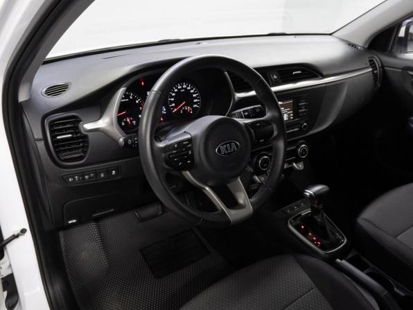 Kia Rio IV Рестайлинг с пробегом 2021 года, цена 1 690 000 рублей, 77611 км, хэтчбек, Автокод Объявления
