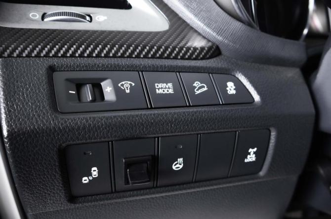Hyundai Santa Fe III Рестайлинг с пробегом 2017 года, цена 2 049 000 рублей, 231000 км, внедорожник, Автокод Объявления
