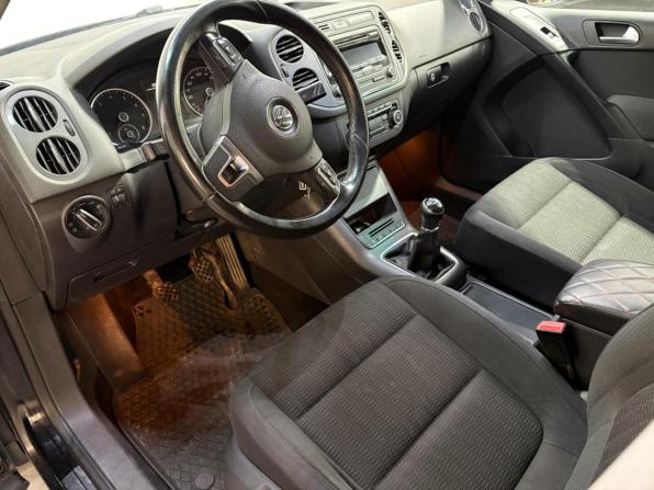 Volkswagen Tiguan I Рестайлинг с пробегом 2013 года, цена 900 000 рублей, 213950 км, внедорожник, Автокод Объявления