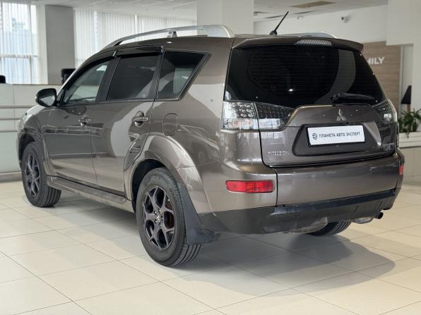 Mitsubishi Outlander II Рестайлинг с пробегом 2009 года, цена 940 000 рублей, 226254 км, внедорожник, Автокод Объявления