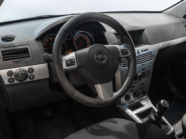 Opel Astra H Рестайлинг с пробегом 2013 года, цена 559 000 рублей, 231000 км, седан, Автокод Объявления