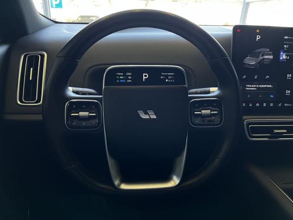 Li Auto (Lixiang) L9 I с пробегом 2023 года, цена 5 640 000 рублей, 70000 км, внедорожник, Автокод Объявления