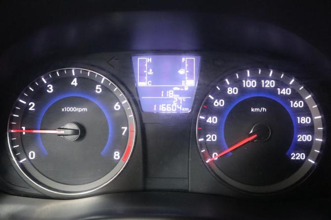 Hyundai Solaris I Рестайлинг с пробегом 2015 года, цена 799 000 рублей, 115000 км, седан, Автокод Объявления