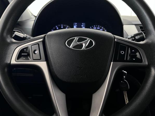 Hyundai Solaris I Рестайлинг с пробегом 2015 года, цена 995 000 рублей, 97234 км, хэтчбек, Автокод Объявления