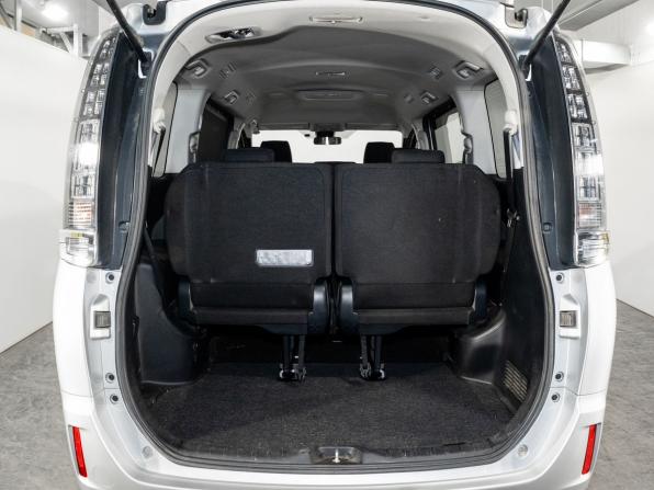 Toyota Voxy III (R80) с пробегом 2017 года, цена 2 127 660 рублей, 188802 км, минивэн, Автокод Объявления