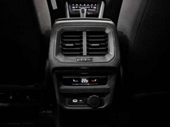 Volkswagen Tiguan II Рестайлинг с пробегом 2022 года, цена 3 155 000 рублей, 30461 км, внедорожник, Автокод Объявления