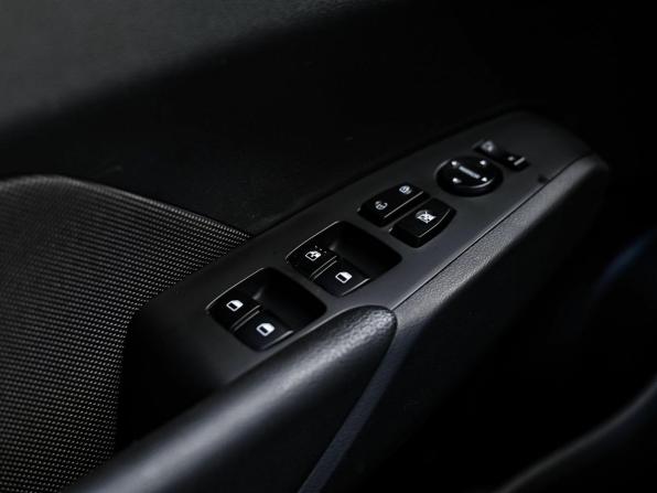 Hyundai Solaris II с пробегом 2017 года, цена 1 200 001 рубль, 109289 км, седан, Автокод Объявления