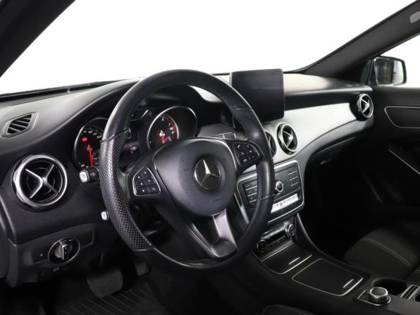 Mercedes-Benz GLA I (X156) Рестайлинг с пробегом 2019 года, цена 2 249 000 рублей, 84500 км, внедорожник, Автокод Объявления