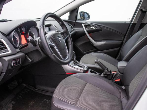 Opel Astra J Рестайлинг с пробегом 2013 года, цена 787 000 рублей, 102477 км, хэтчбек, Автокод Объявления