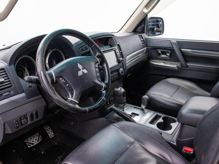 Mitsubishi Pajero IV Рестайлинг 1 Москва  - изображение 9