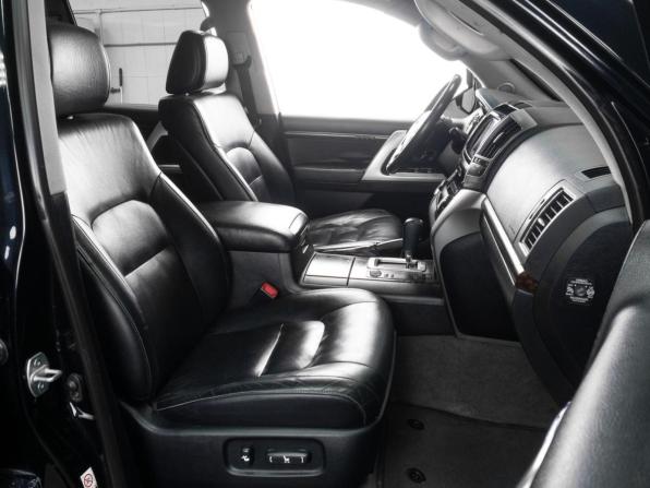 Toyota Land Cruiser 200 Series Рестайлинг 1 с пробегом 2013 года, цена 4 569 000 рублей, 207320 км, внедорожник, Автокод Объявления