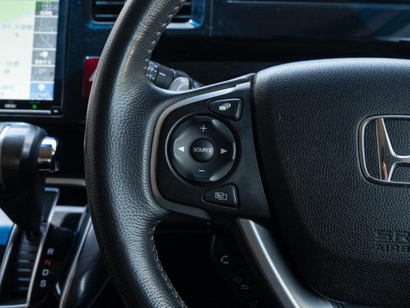 Honda Stepwgn V Рестайлинг с пробегом 2020 года, цена 2 625 000 рублей, 128631 км, минивэн, Автокод Объявления
