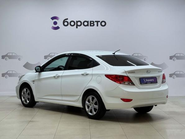 Hyundai Solaris I с пробегом 2014 года, цена 900 000 рублей, 138432 км, седан, Автокод Объявления