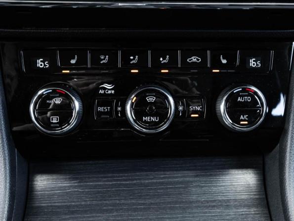 Skoda Superb III Рестайлинг с пробегом 2019 года, цена 2 500 000 рублей, 147478 км, лифтбек, Автокод Объявления