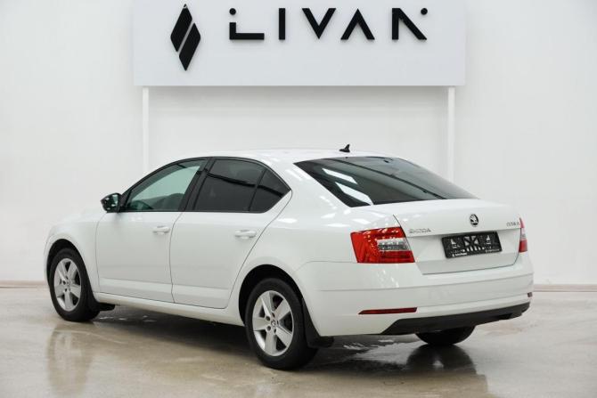Skoda Octavia III (A7) Рестайлинг с пробегом 2017 года, цена 1 449 000 рублей, 113000 км, лифтбек, Автокод Объявления
