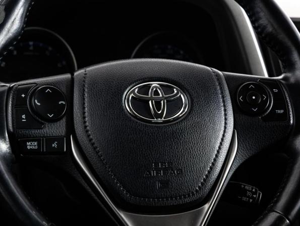 Toyota RAV4 IV (XA40) Рестайлинг с пробегом 2017 года, цена 2 999 000 рублей, 71943 км, внедорожник, Автокод Объявления