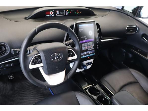 Toyota Prius IV (XW50) с пробегом 2017 года, цена 1 908 900 рублей, 215298 км, лифтбек, Автокод Объявления