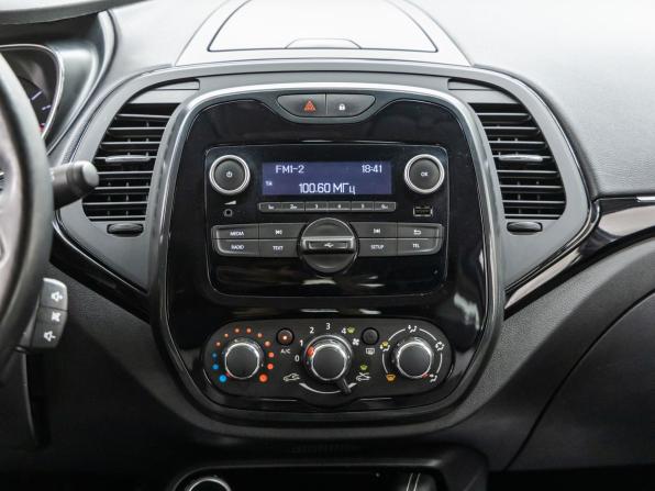 Renault Kaptur I Рестайлинг с пробегом 2021 года, цена 1 298 000 рублей, 35200 км, внедорожник, Автокод Объявления