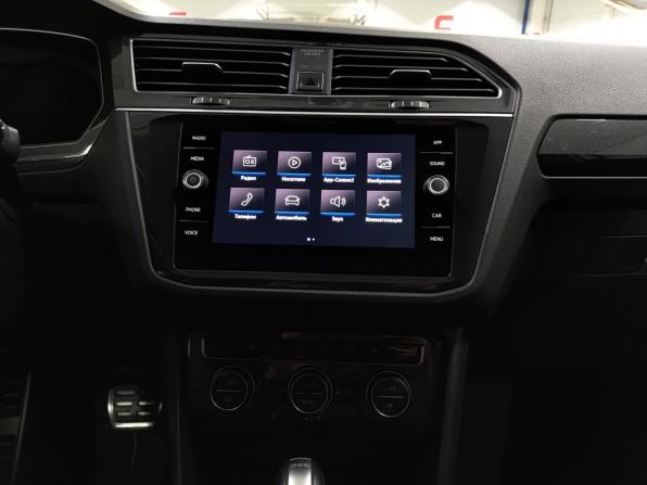 Volkswagen Tiguan II с пробегом 2018 года, цена 2 384 000 рублей, 136283 км, внедорожник, Автокод Объявления