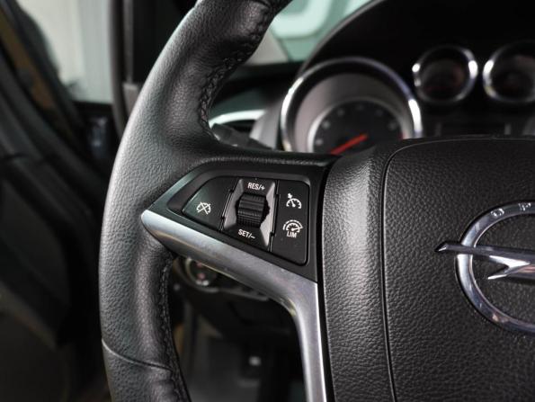 Opel Astra J Рестайлинг с пробегом 2013 года, цена 899 000 рублей, 143198 км, хэтчбек, Автокод Объявления