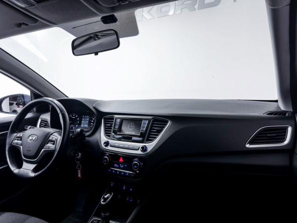Hyundai Solaris II с пробегом 2018 года, цена 1 349 000 рублей, 176000 км, седан, Автокод Объявления