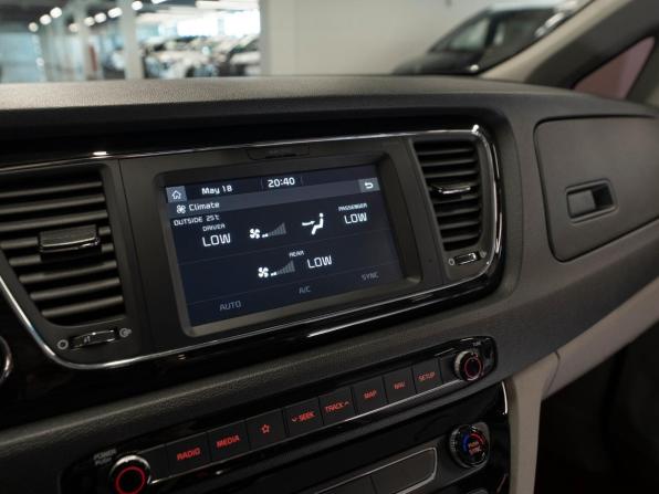Kia Carnival III с пробегом 2018 года, цена 3 100 000 рублей, 129158 км, минивэн, Автокод Объявления