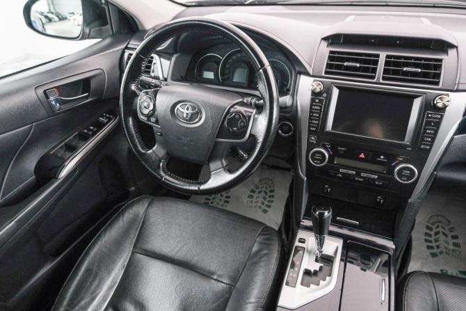 Toyota Camry VII (XV50) Рестайлинг с пробегом 2014 года, цена 1 649 000 рублей, 290000 км, седан, Автокод Объявления