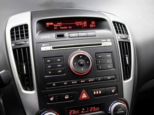 Kia Ceed I Рестайлинг с пробегом 2011 года, цена 900 000 рублей, 175740 км, хэтчбек, Автокод Объявления