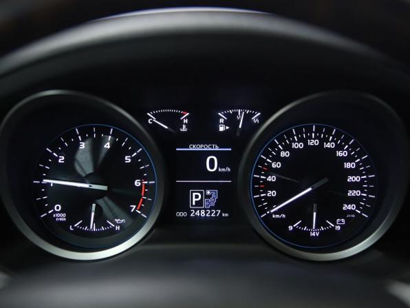 Toyota Land Cruiser 200 Series Рестайлинг 1 с пробегом 2013 года, цена 3 990 000 рублей, 248227 км, внедорожник, Автокод Объявления