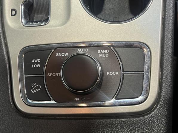 Jeep Grand Cherokee IV (WK2) с пробегом 2012 года, цена 1 775 000 рублей, 267666 км, внедорожник, Автокод Объявления