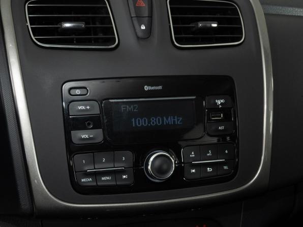 Renault Logan II Рестайлинг с пробегом 2022 года, цена 1 120 000 рублей, 89125 км, седан, Автокод Объявления