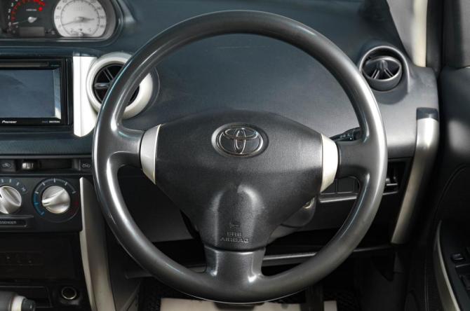 Toyota Ist I с пробегом 2002 года, цена 669 000 рублей, 110000 км, хэтчбек, Автокод Объявления