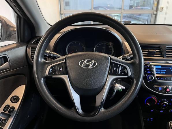 Hyundai Solaris I Рестайлинг с пробегом 2016 года, цена 1 075 000 рублей, 179468 км, седан, Автокод Объявления