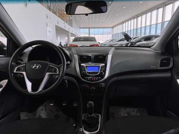 Hyundai Solaris I с пробегом 2012 года, цена 750 000 рублей, 155467 км, седан, Автокод Объявления