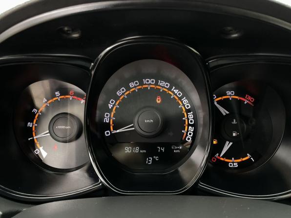 Lada (ВАЗ) Vesta I с пробегом 2019 года, цена 810 000 рублей, 196131 км, седан, Автокод Объявления