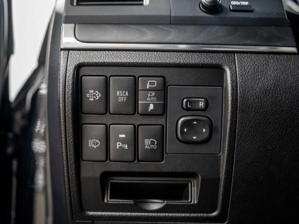 Toyota Land Cruiser 200 Series Рестайлинг 2 с пробегом 2019 года, цена 7 350 000 рублей, 194019 км, внедорожник, Автокод Объявления