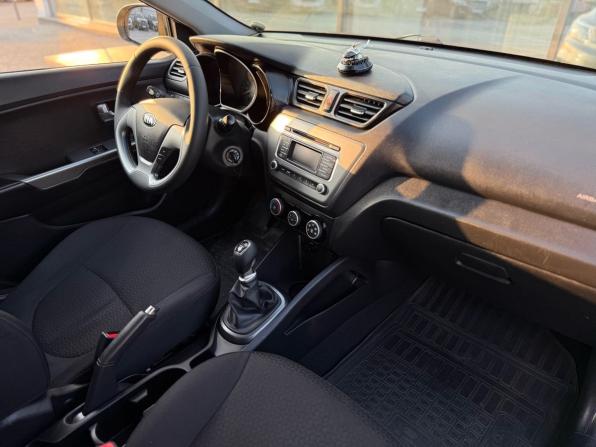 Kia Rio III Рестайлинг с пробегом 2016 года, цена 990 000 рублей, 87712 км, седан, Автокод Объявления
