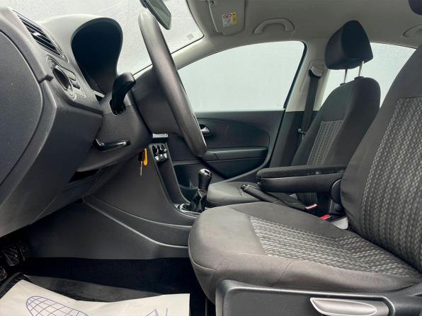Volkswagen Polo V Рестайлинг с пробегом 2019 года, цена 1 250 000 рублей, 123731 км, седан, Автокод Объявления
