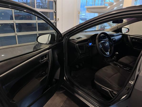 Toyota Corolla XI (E160 E170 E180) с пробегом 2013 года, цена 926 000 рублей, 237480 км, седан, Автокод Объявления